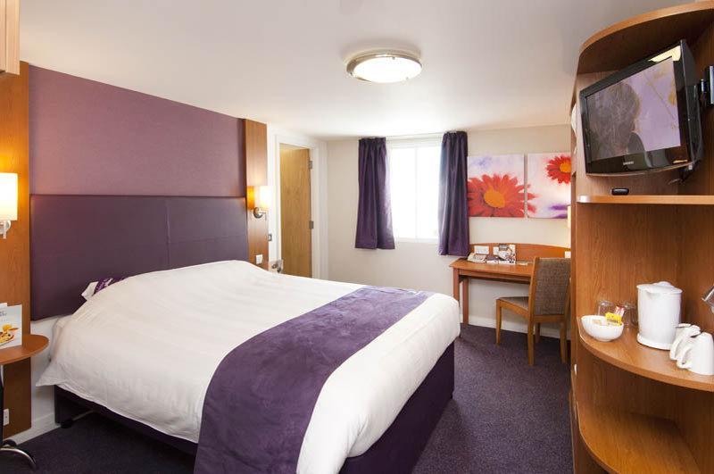 Premier Inn Dover East Exterior photo