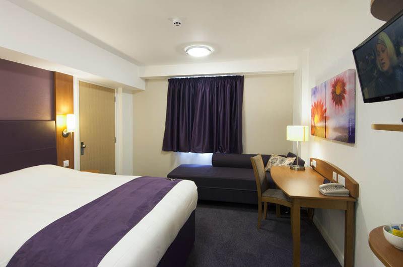 Premier Inn Dover East Exterior photo